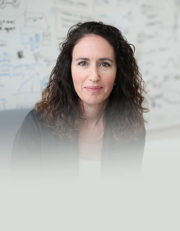 shohamy-mobile-portrait.jpg